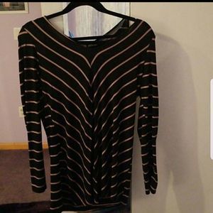 Belly by Design Maternity shirt